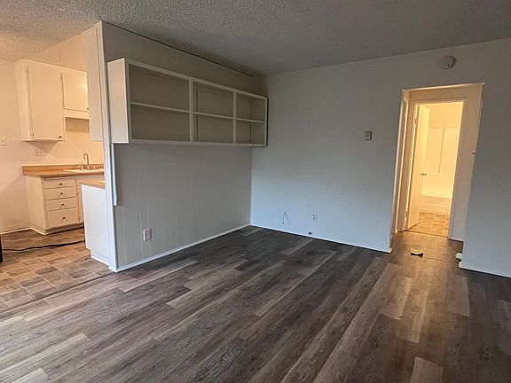 3rd image of 4321 Cass St APT 9