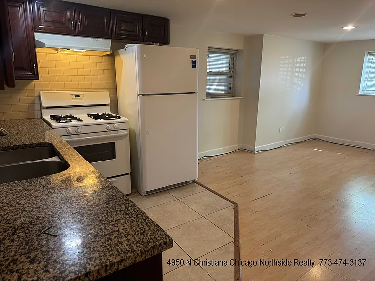 Tinas Towers - 4950 - G — Photo 9