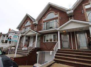 25016 41st Rd, Little Neck, NY 11363