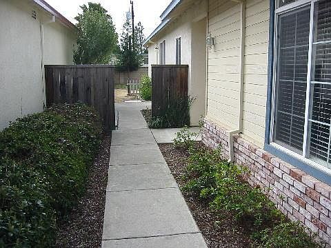 4th image of 428 Morales Ct