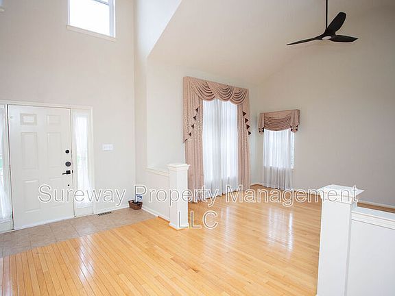 3rd image of 133 W Dominion Dr