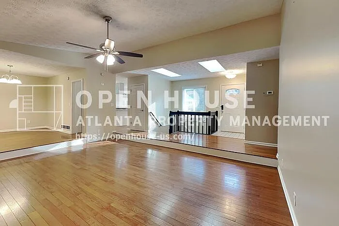 6187 Brookside Ln — Photo 3