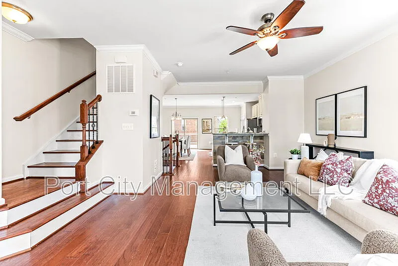 3 bed, 4.0 bath, 1901 sqft, $2,900 — Photo 3