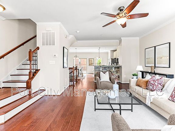 3rd image of 840 Oldham St #1