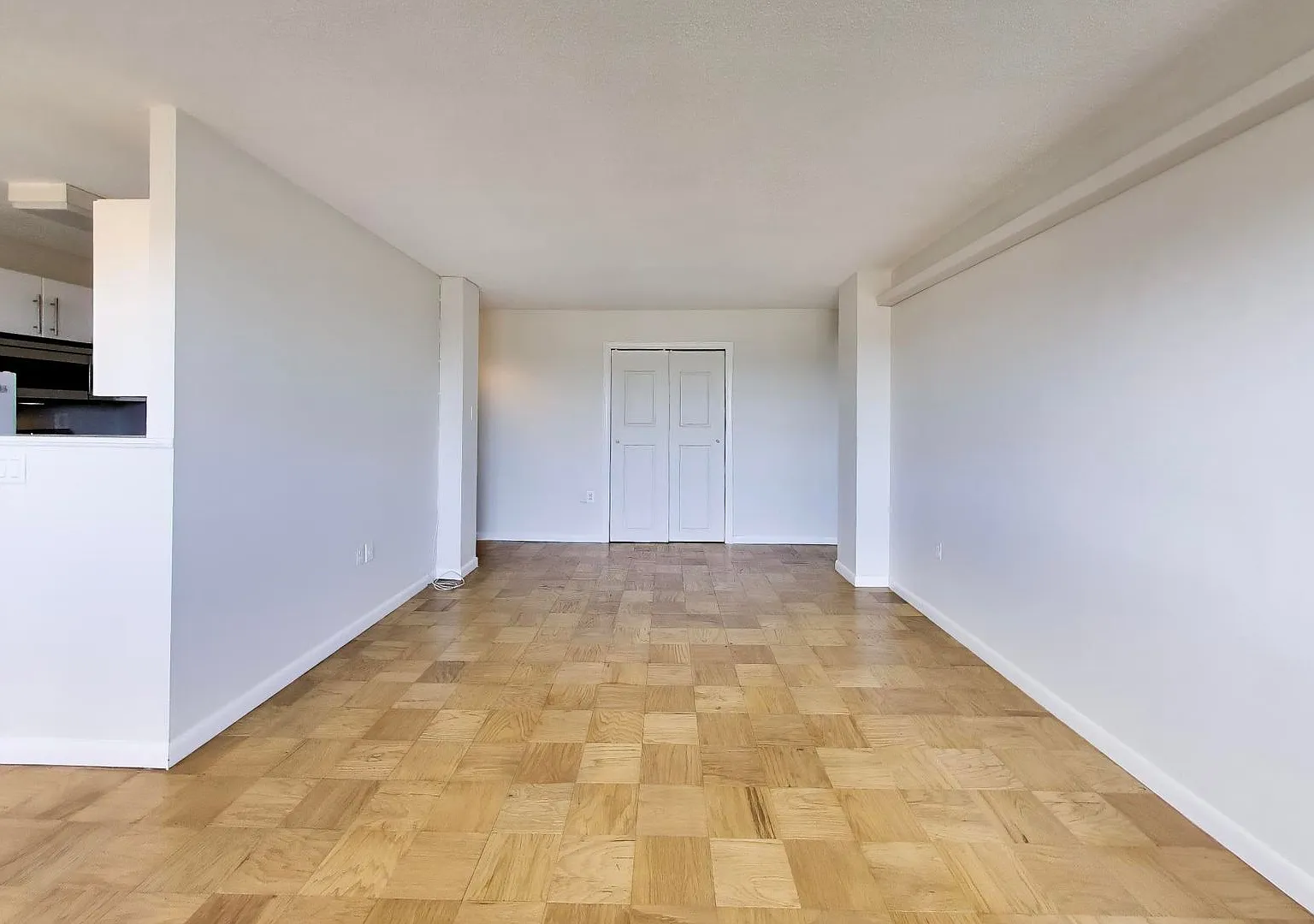 Amazing Location - 1Bed/1Bath Condo - Assigned Parking — Photo 3