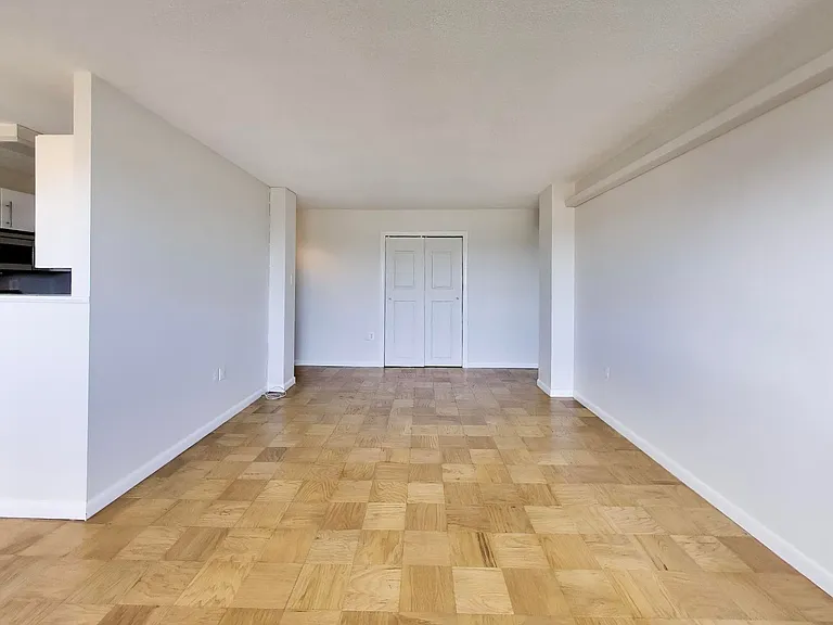 1816 New Hampshire Ave NW #1004 — Photo 3