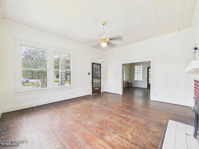 223 General Gardner Ave — Photo 15