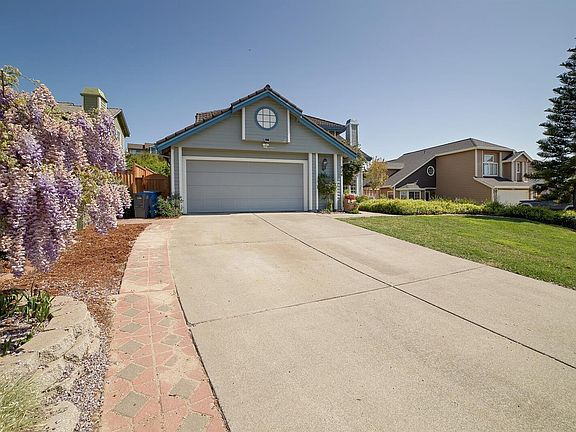 3rd image of 824 S Regatta Dr