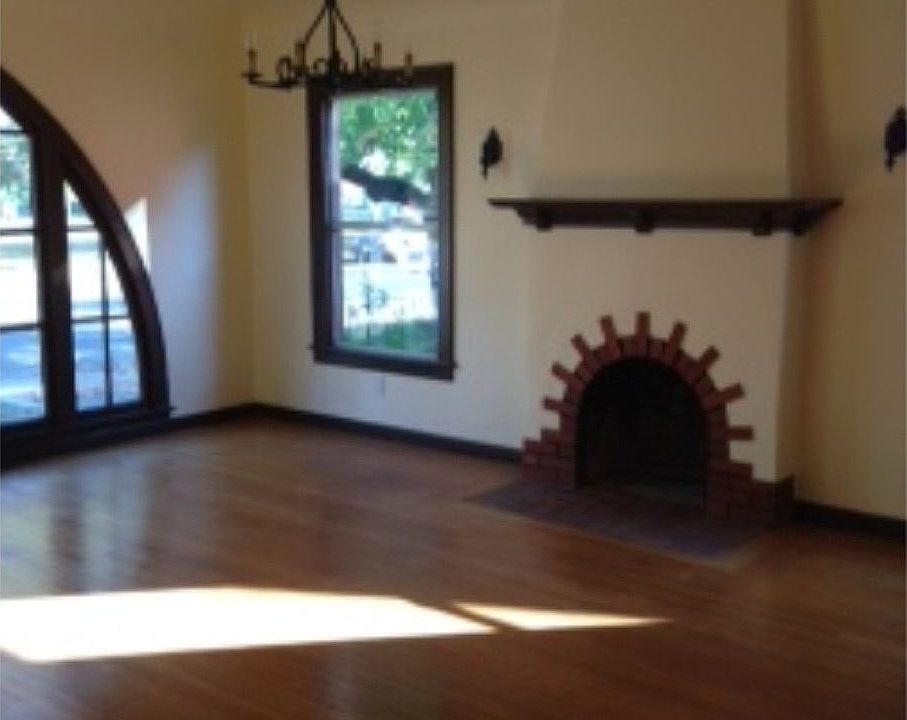 2nd image of 541 Jefferson St