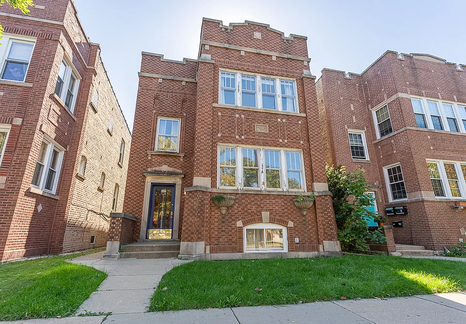 5325 W Montrose Ave #2