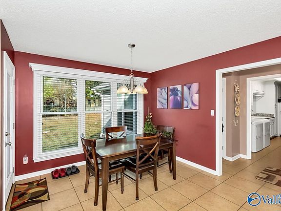 4th image of 104 Mar Jo Ln