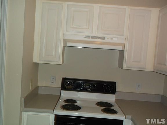 4th image of 422 E Rose St