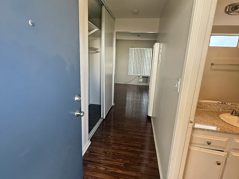 901 Palmbrook Dr #8 — Photo 1