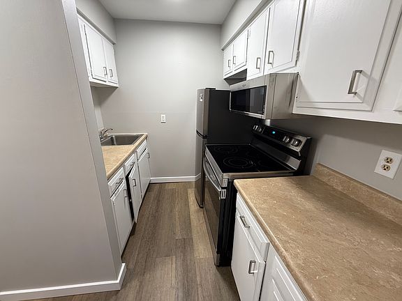 5th image of 821 Minnesota Dr APT 1