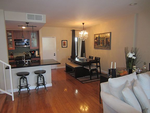 3rd image of 1328 S Bundy Dr APT 3