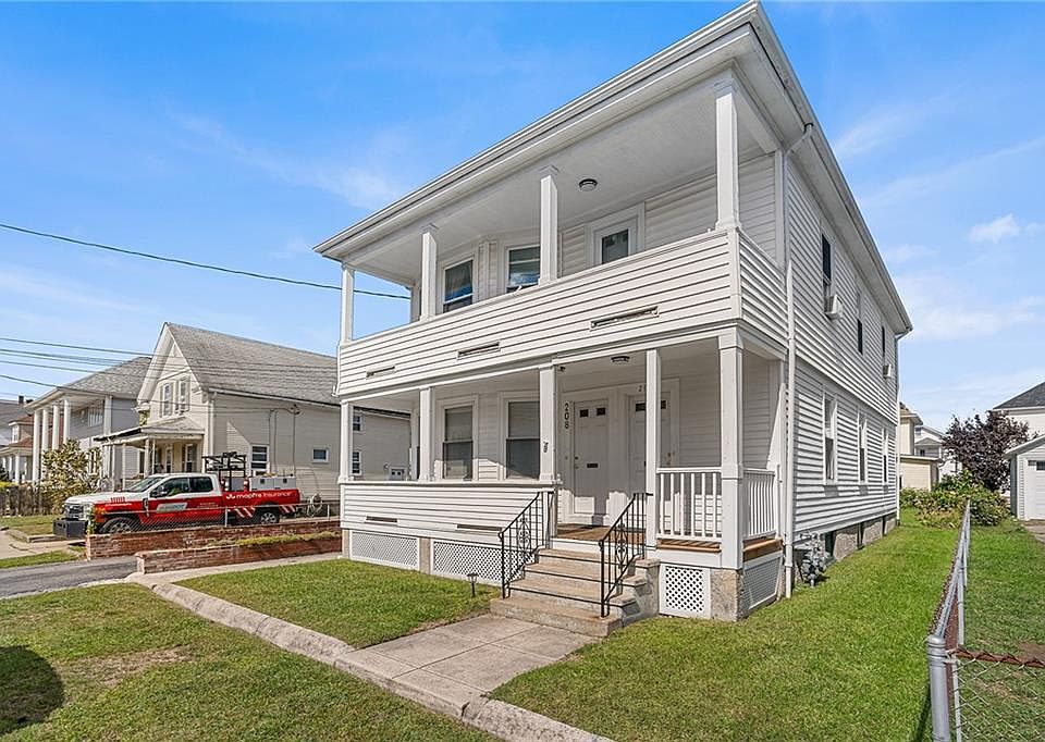 1st image of 208 Suffolk Ave
