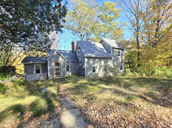 100 Peru Center Road, Peru, ME 04290