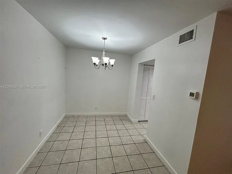 815 SW 30th St #J — Photo 35