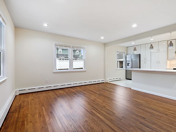5th image of 1328 Sherman Ave #2
