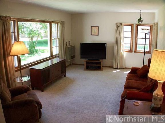 5th image of 12 Kingston Avenue