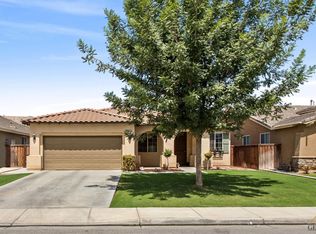 10224 Onyx Peak Ln, Bakersfield, CA 93311