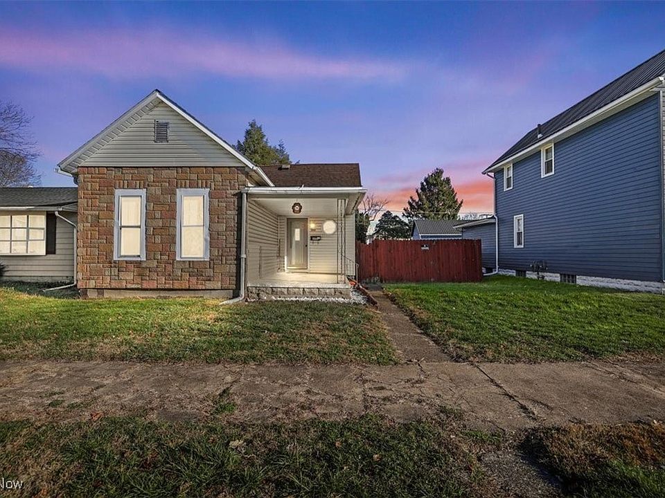 1st image of 398 N 11th St
