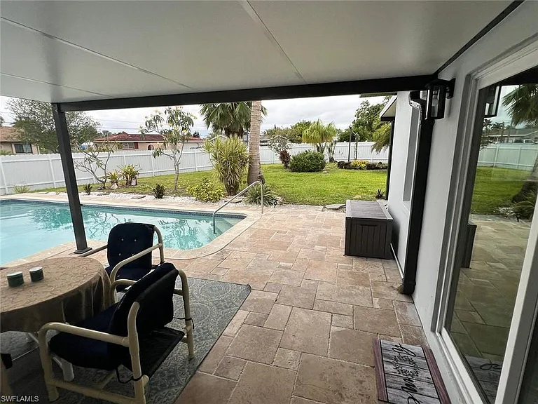 1118 NE Pine Island Ln — Photo 27