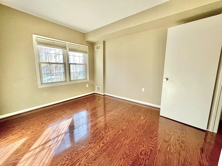 1228 C St SE — Photo 20