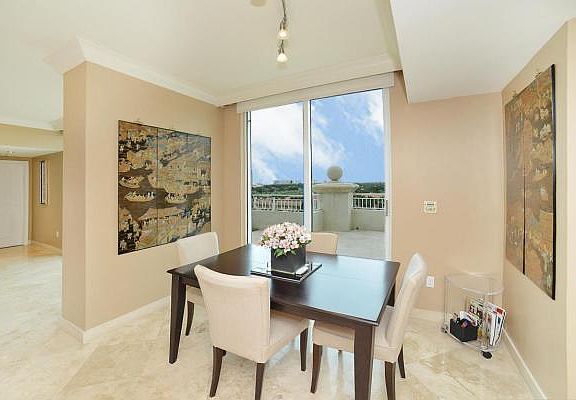 Home For Sale In Palmetto Place