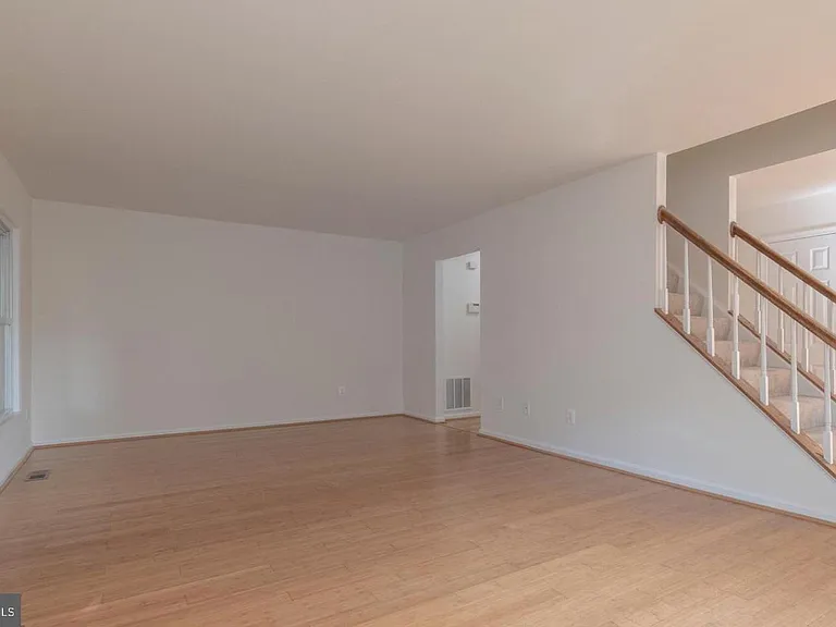 6120 Old Brentford Ct — Photo 26
