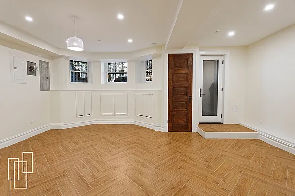 Rented by Garfield Realty  | media 18