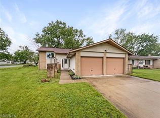184 Rainbow Dr, Amherst, OH
