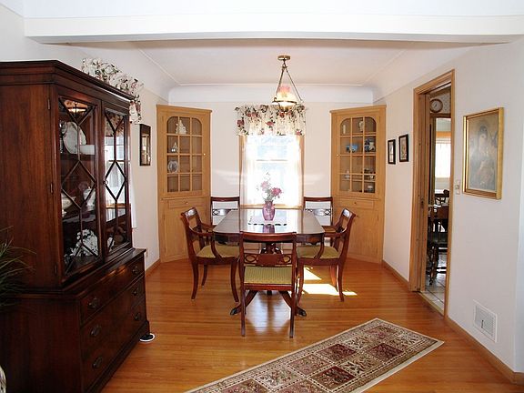 Dining rm