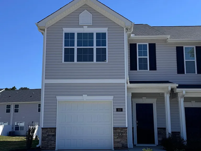 200 Canopy Dr — Photo 1