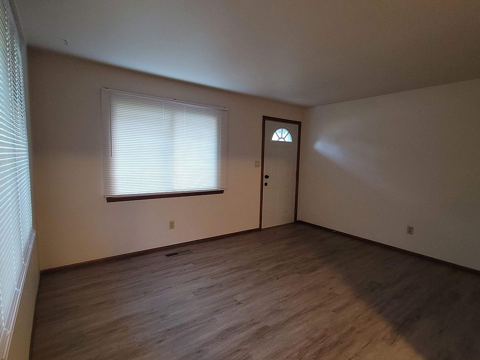 1st image of 724 9th St #A