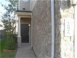 nice side entry-backyard maintenance only by tenant