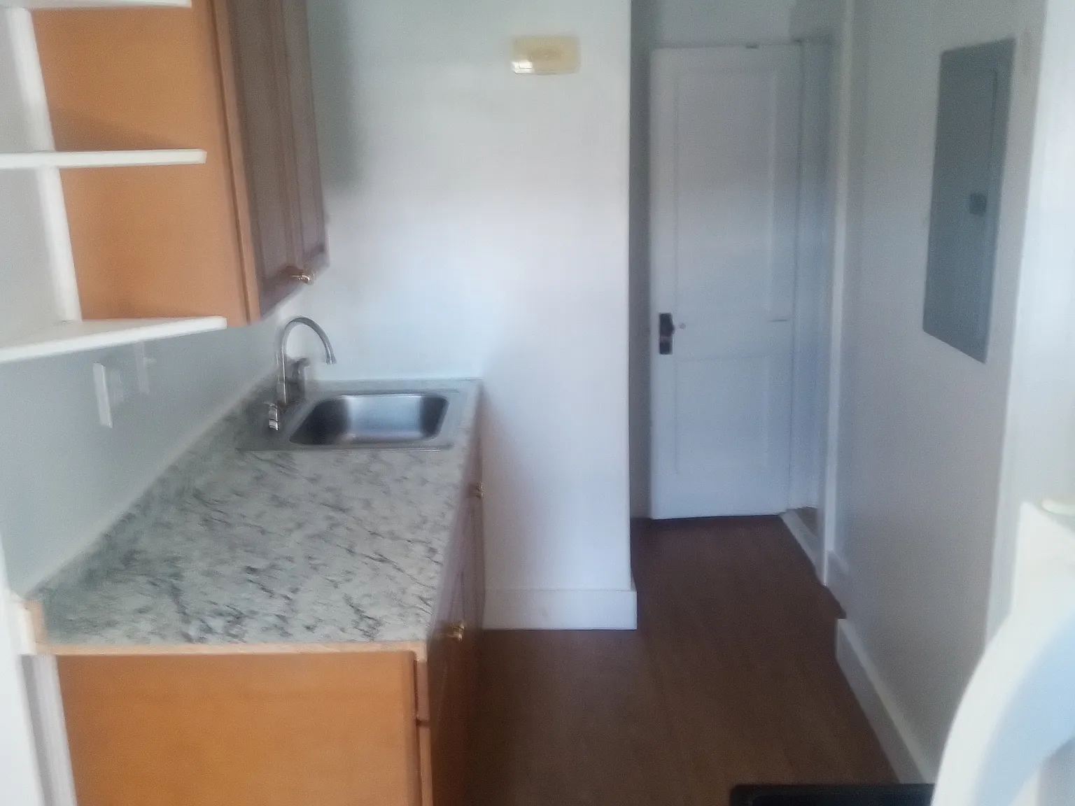 122 Elm St — Photo 3