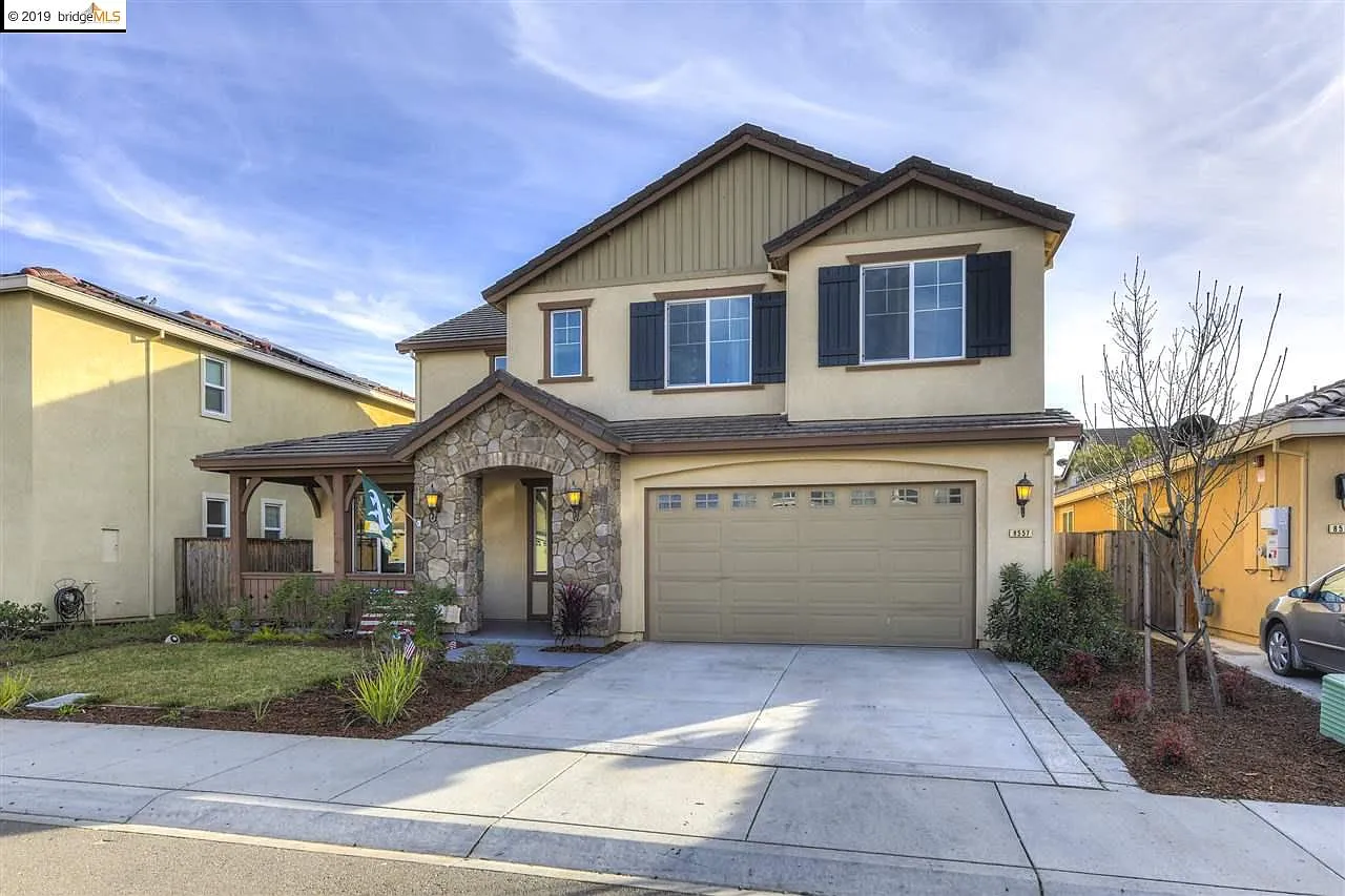 8557 Pinehollow Cir photo 1