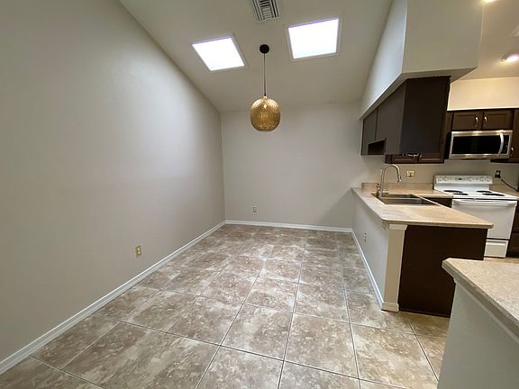 4th image of 1717 E Juanita Ave