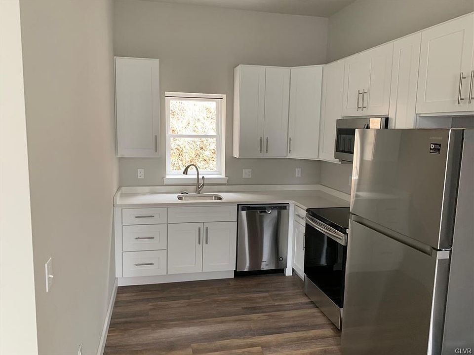 2nd image of 288 W Elizabeth Ave APT 4