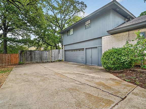 3rd image of 2201 Adams Dr