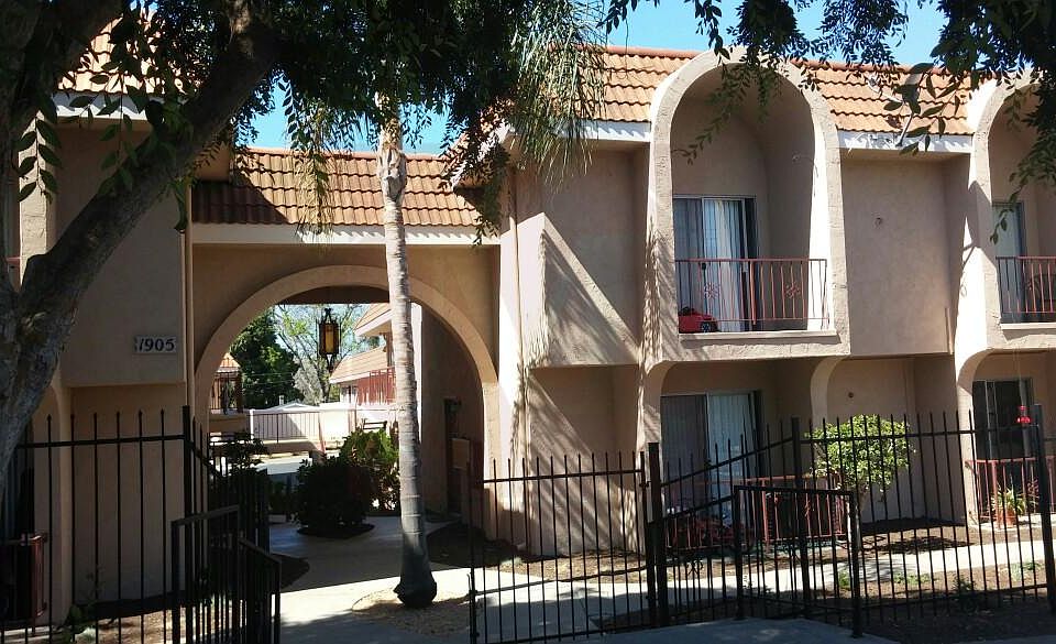 1st image of 1905 De La Vina St APT 13