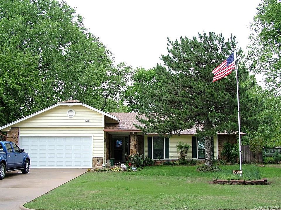 1st image of 1297 Forest Ln