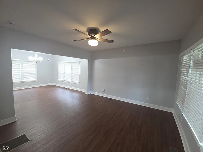 3621 N Kenwood Ave — Photo 6