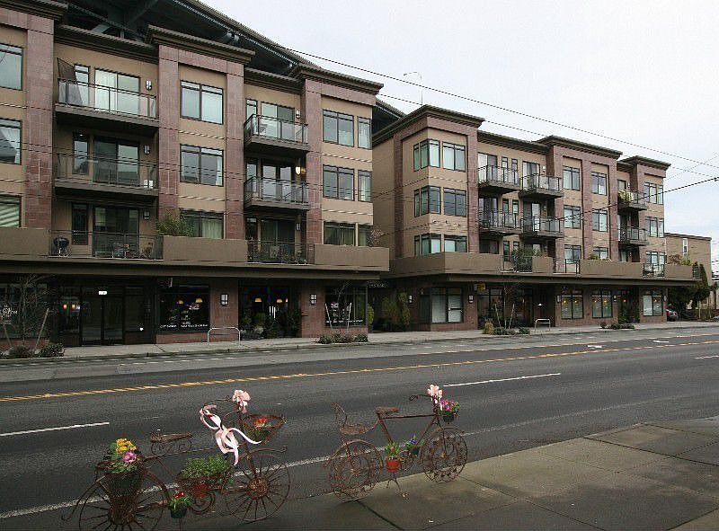 1st image of 3217 Eastlake Ave E APT 304
