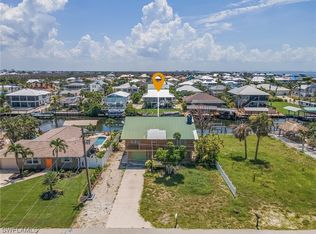 2392 Baybreeze St, Saint James City, FL 33956