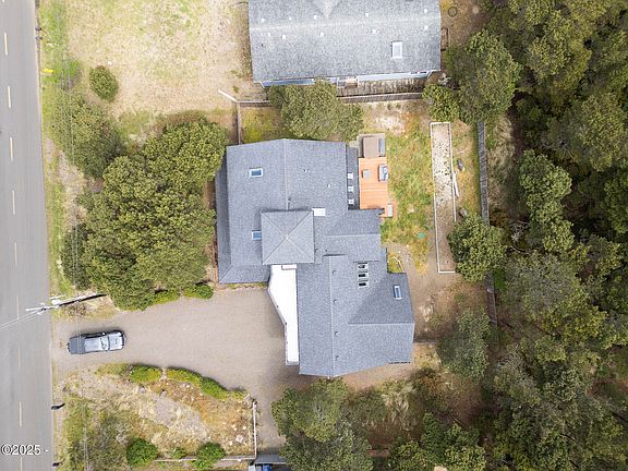 3rd image of 1201 NW Bayshore Dr