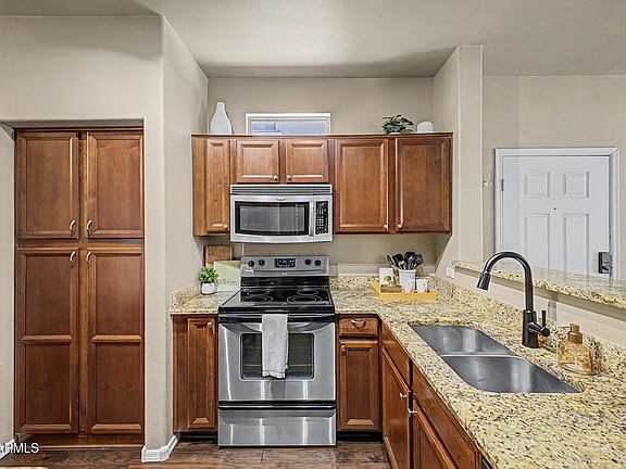 4th image of 280 S EVERGREEN Road #1247