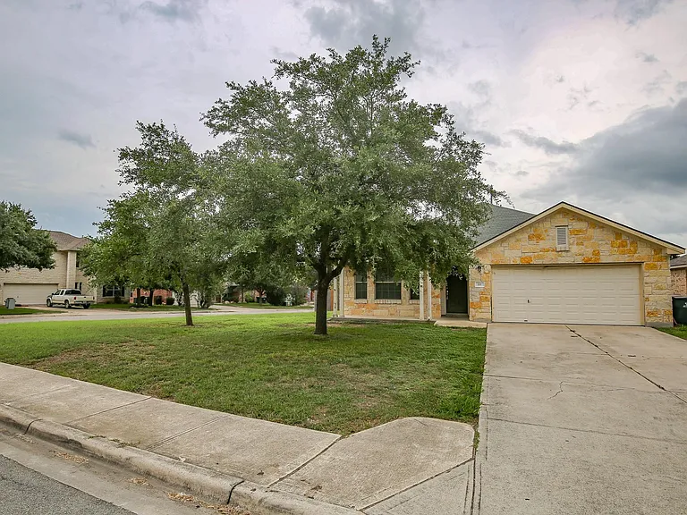 111 Carriage Way — Photo 2
