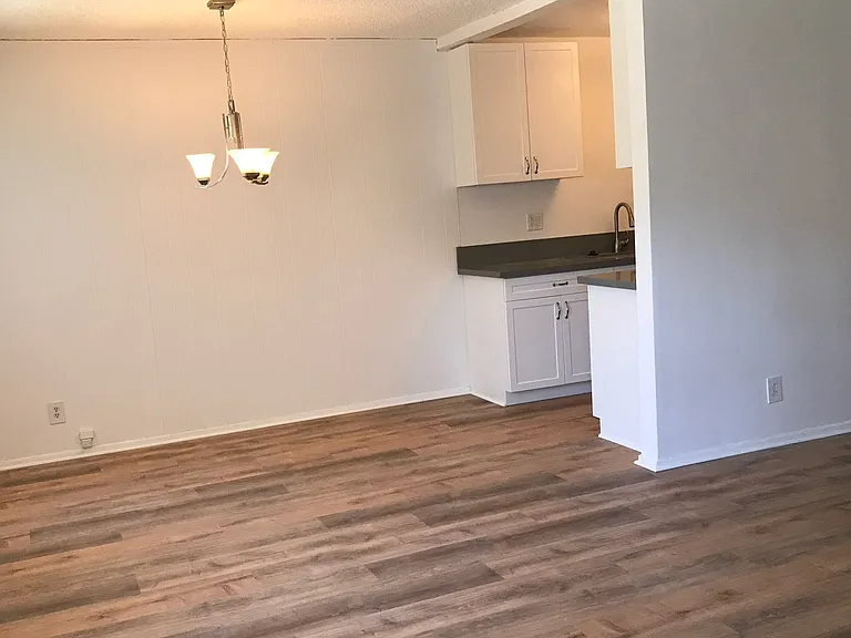11168 Camarillo St #3 — Photo 5